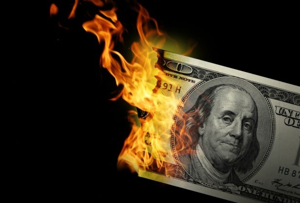 Economía Argentina - Página 31 Burning-money1